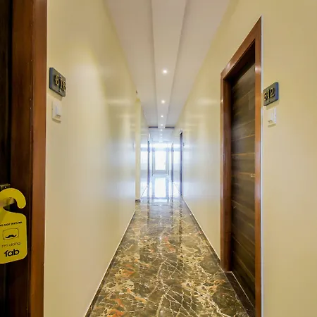 Fabhotel Aksa International 3*