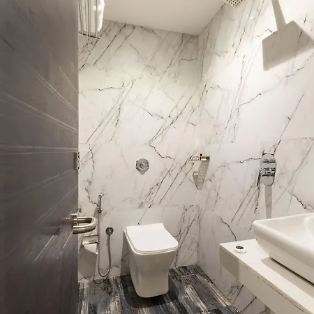 Classio Andheri - Near Dn Nagar Metro Station