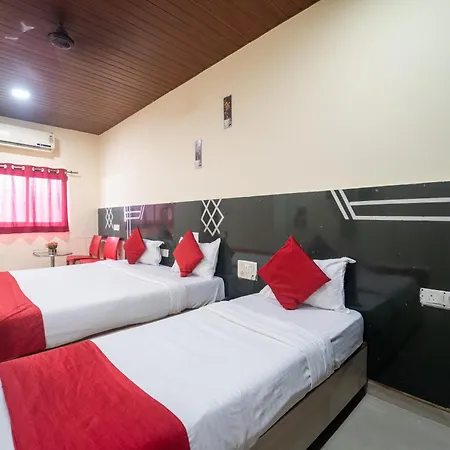 Kailash Park Near International Airport T2 Hotel