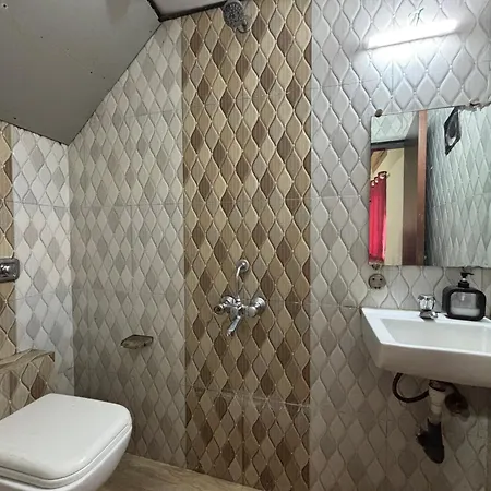 Hotel Kailash Park Near International Airport T2