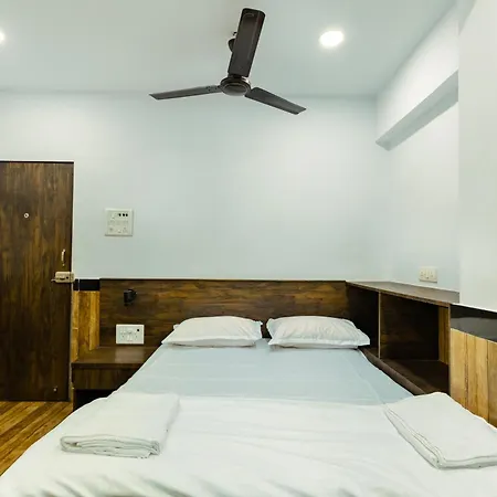 Homestay Cozykey Bandra Mumbai