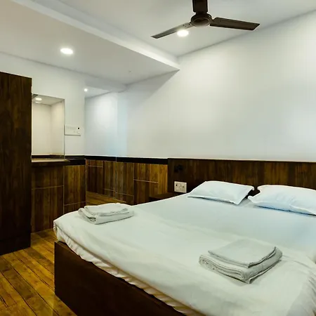 Cozykey Bandra Homestay *
