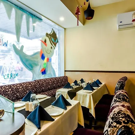 Hotel Oyo 3543 Santacruz East 3*
