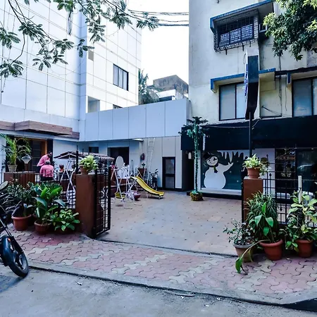 Oyo 3543 Santacruz East Hotel
