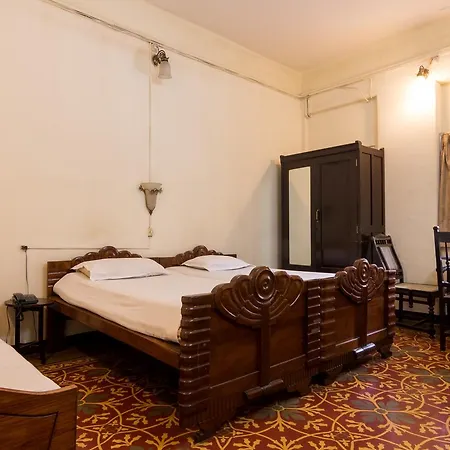 At Colaba Bed & Breakfast 3*