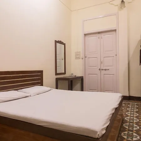 At Colaba Bed & Breakfast