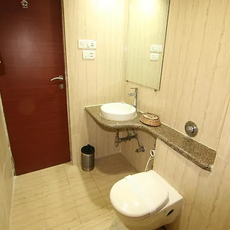 Hotel Oyo 489 Powai 3*