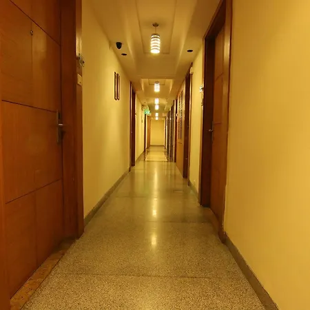 Oyo 489 Powai Hotel 3*