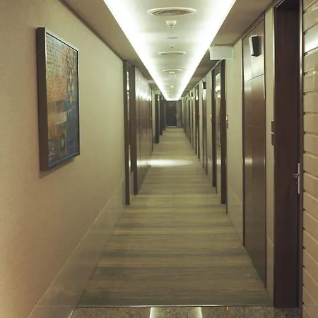 Hotel Niranta Transit Airport - At Arrivals
