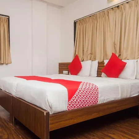 Swamini Niwas Hotel *