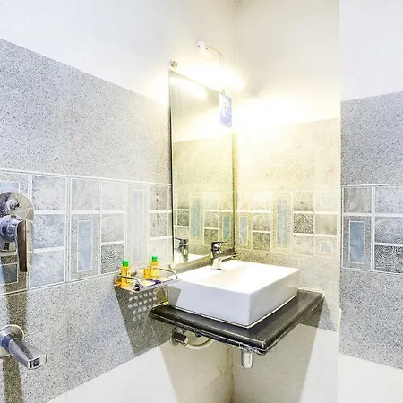 Fabhotel Aksa International 3* Mumbai