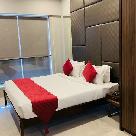 Theory9 Premium Service Khar *