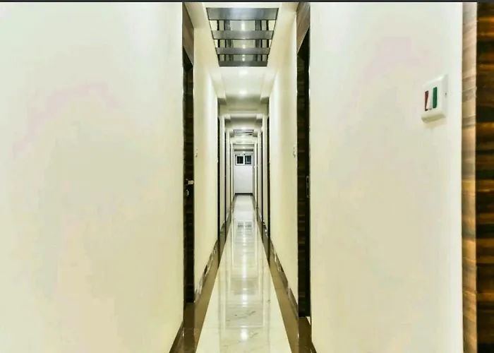 Hotel Palace Residency Near Lokmanya Tilak Terminus