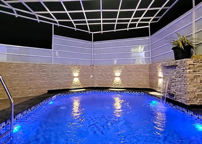 3Bhk Villa Parindacasa With Pvt Pool & Uhd Home Theatre