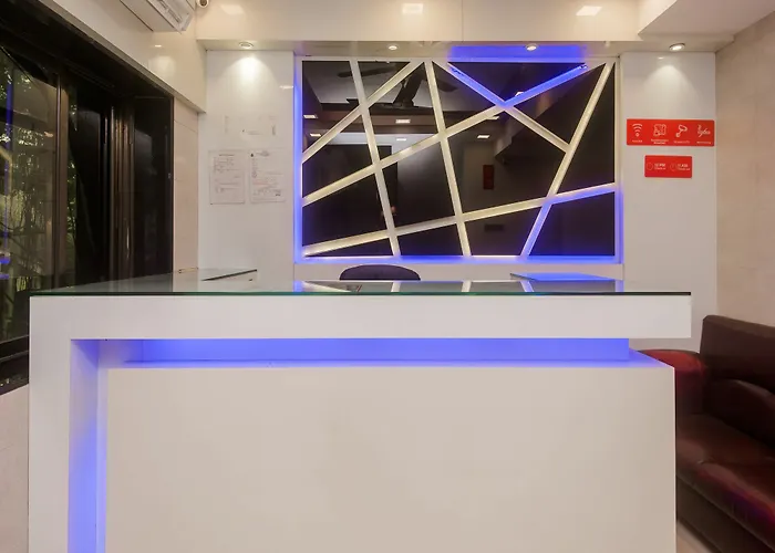 Oyo 7481 Hotel Plaza