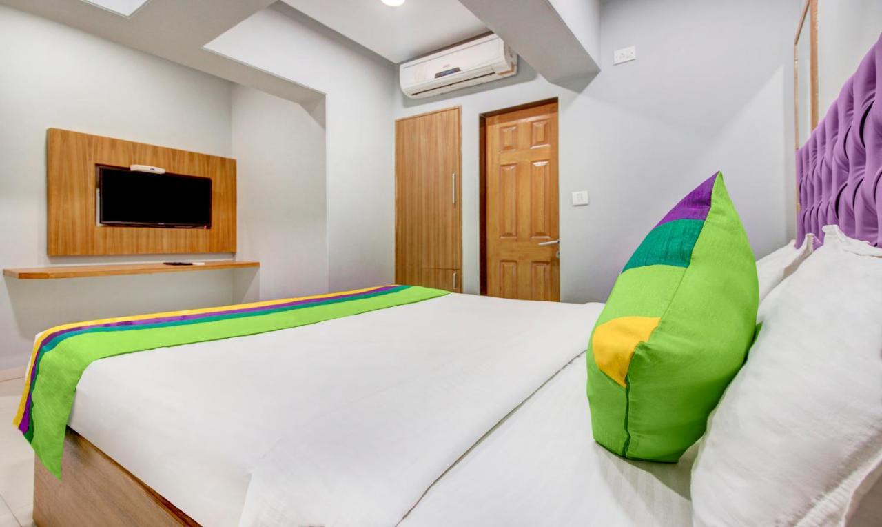 Treebo Cruz Royale Santacruz West Mumbai