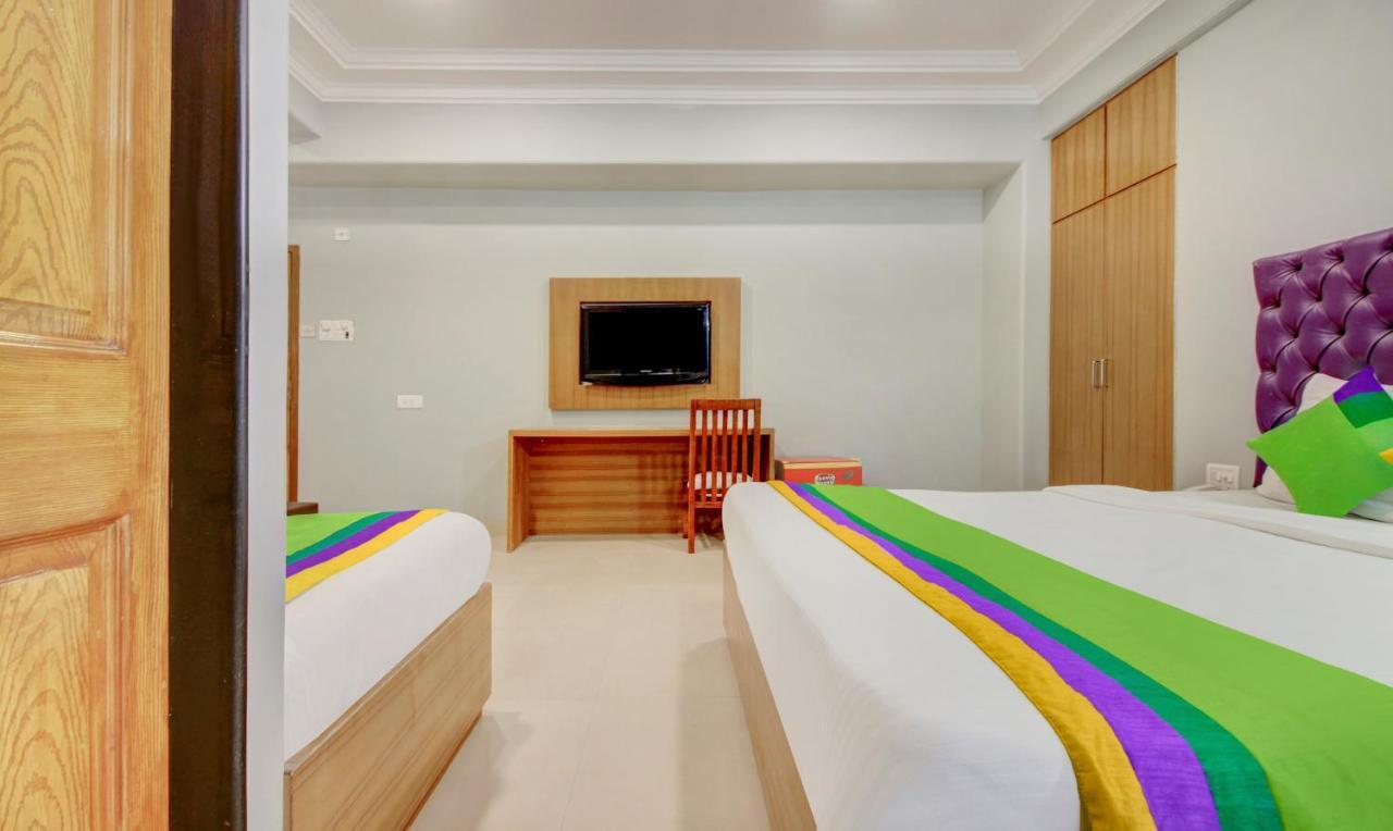 Hotel Treebo Cruz Royale Santacruz West 3*