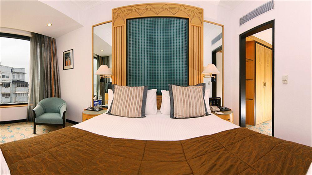 Marine Plaza Hotel