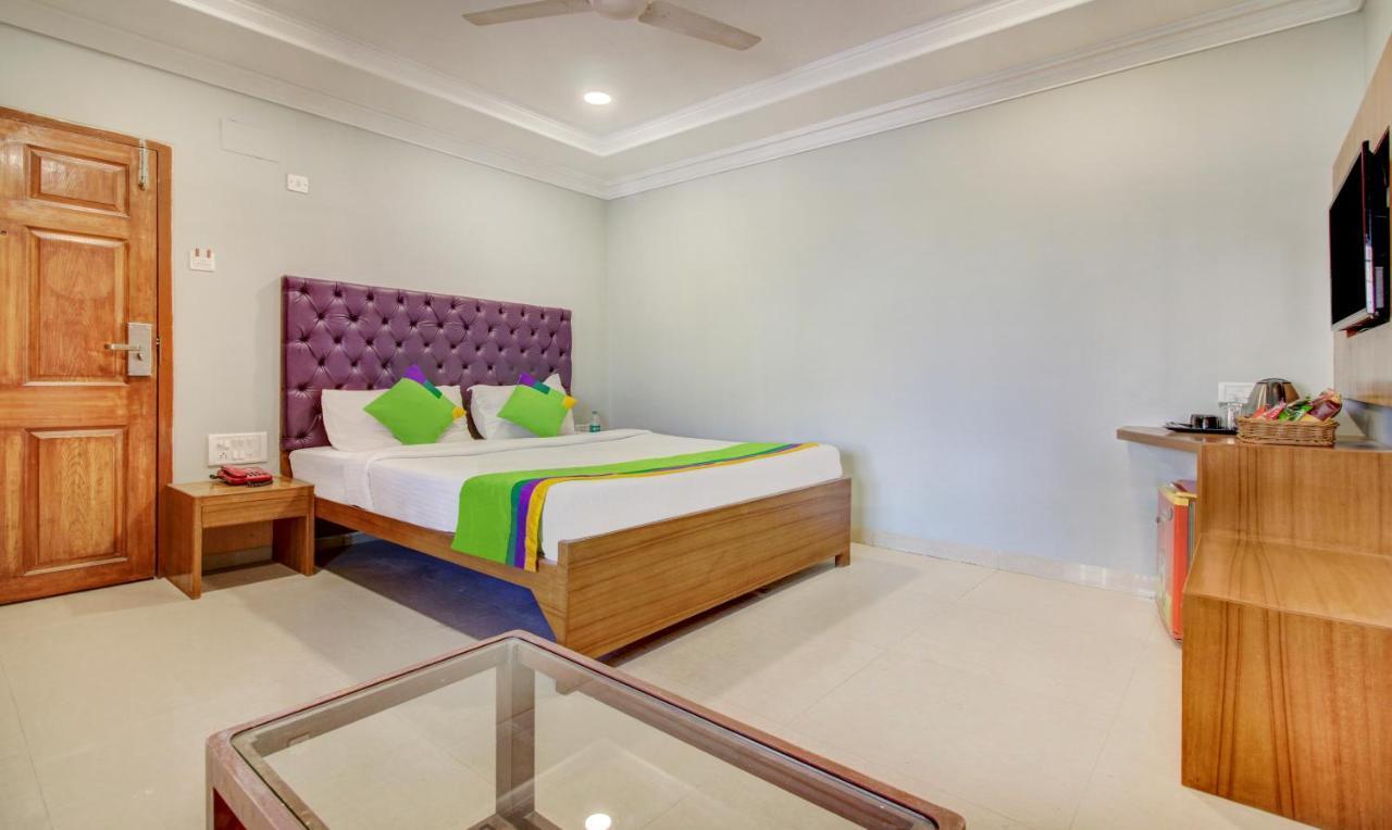 Treebo Cruz Royale Santacruz West Mumbai