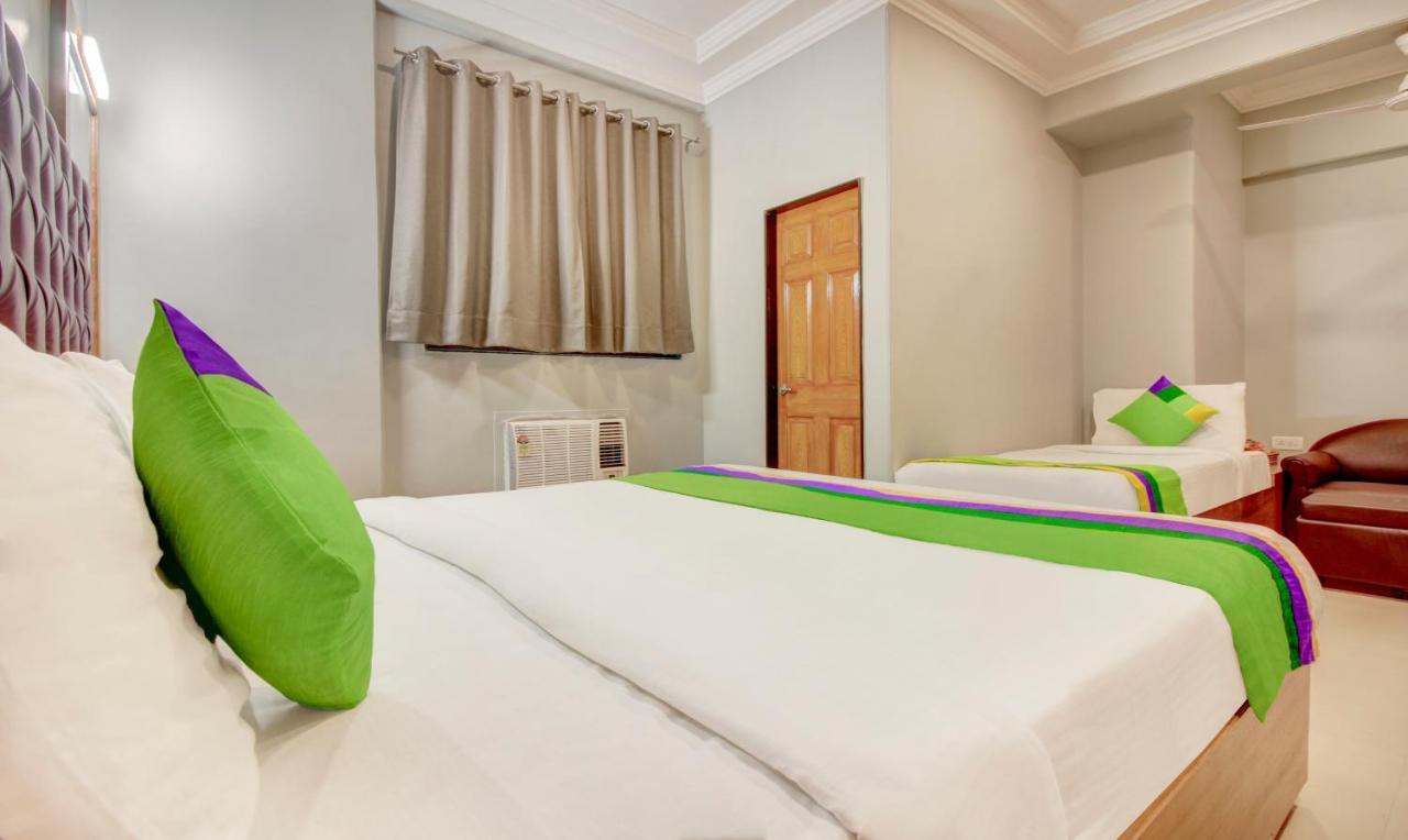 Treebo Cruz Royale Santacruz West 3* Mumbai