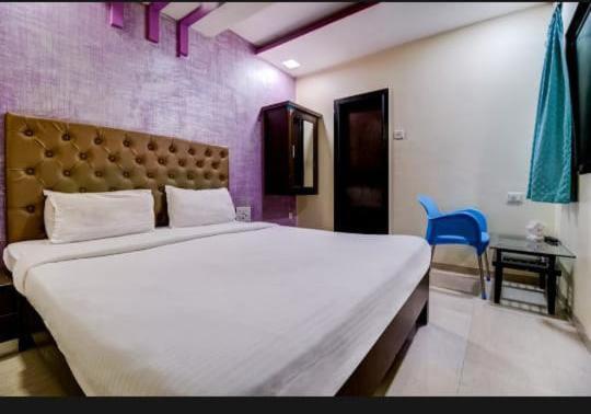 Om Residency Hotel 2*