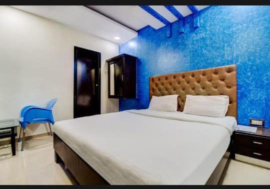 Om Residency Hotel 2*