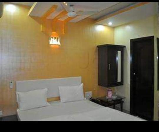 Om Residency Hotel 2*