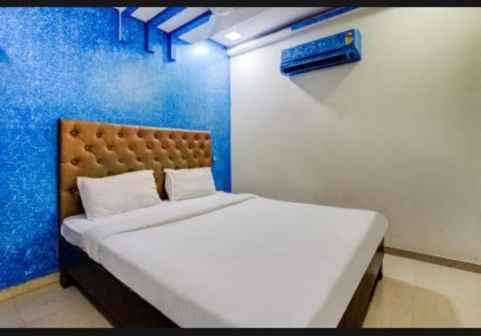 Om Residency Hotel 2*