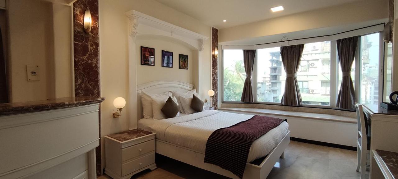 Executive Enclave Hotel