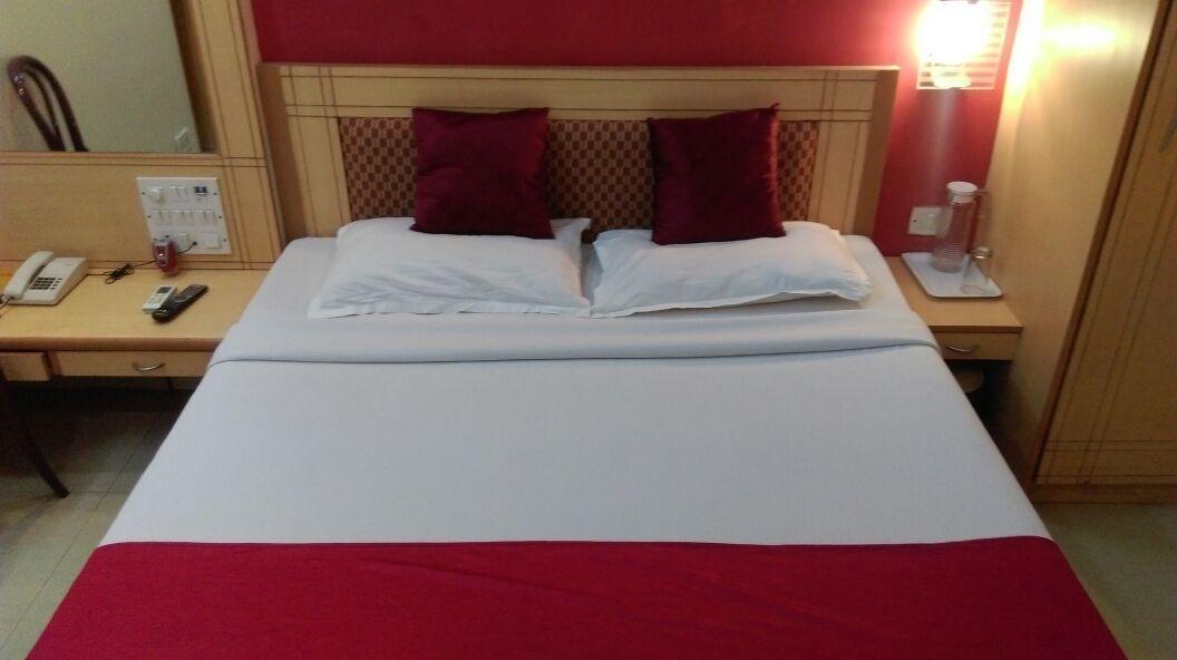 Treebo Cruz Royale Santacruz West Hotel 3*