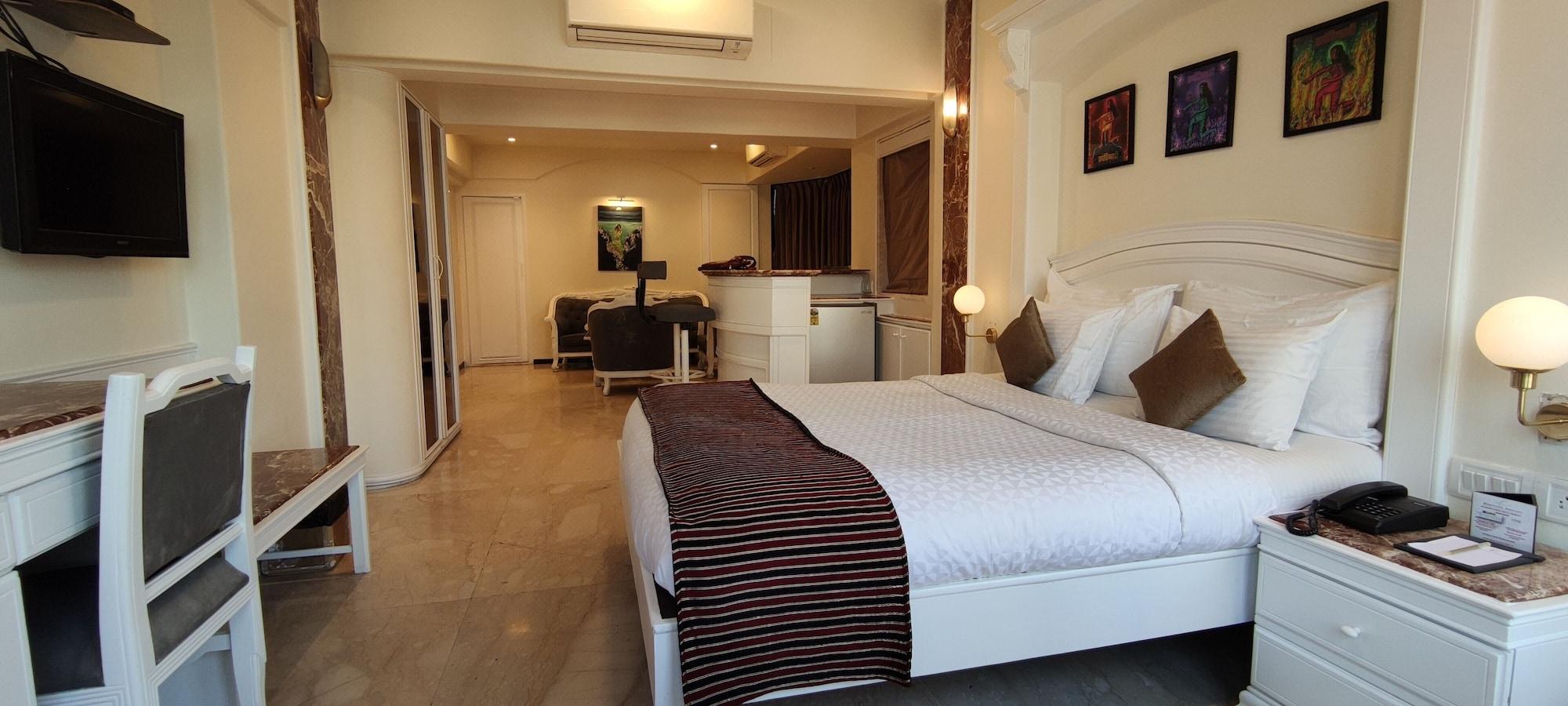 Executive Enclave Hotel