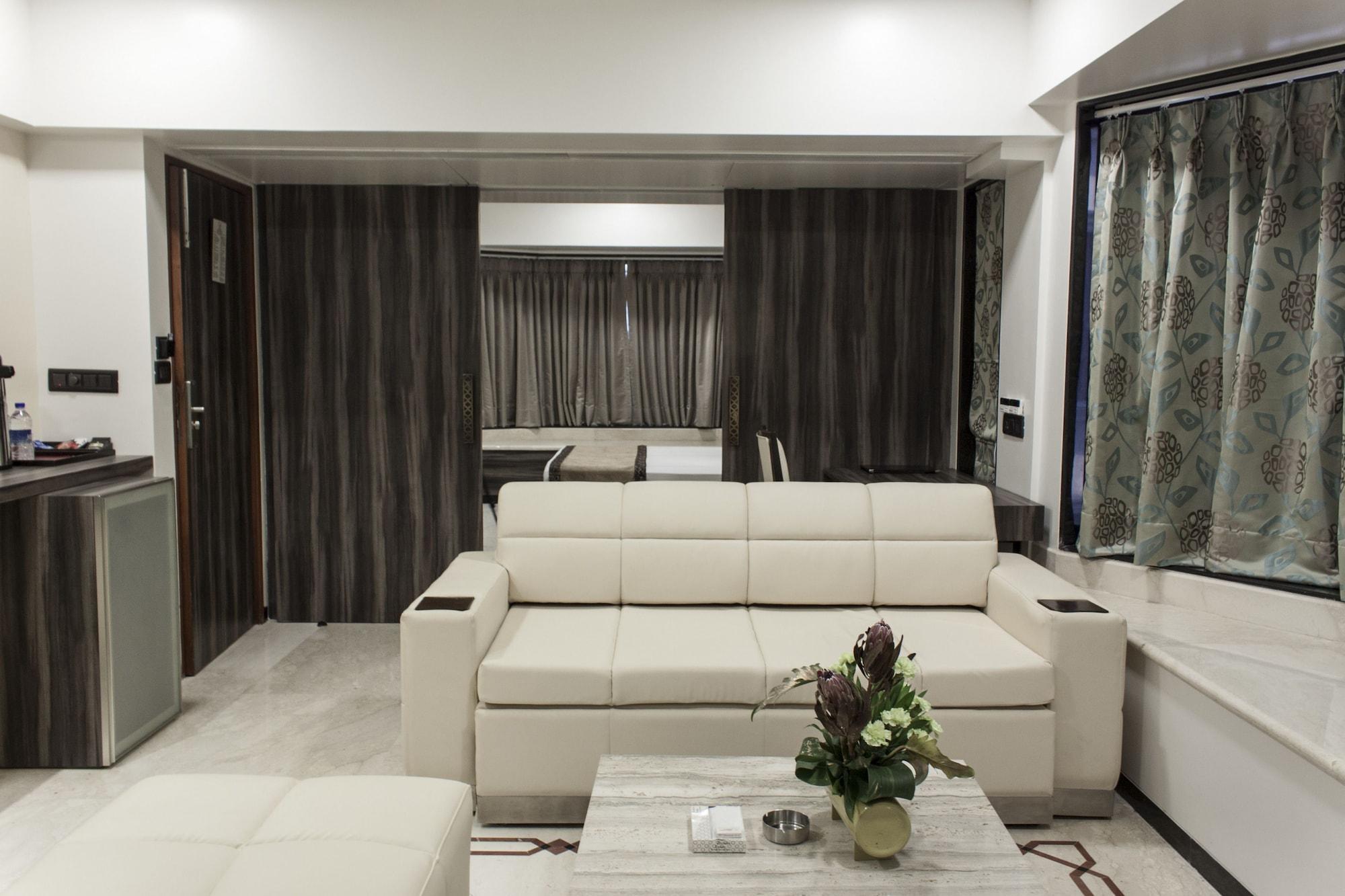 Executive Enclave Hotel