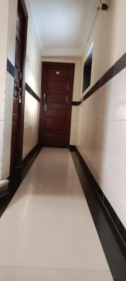 Hotel Metro Plaza Near Barc 2*