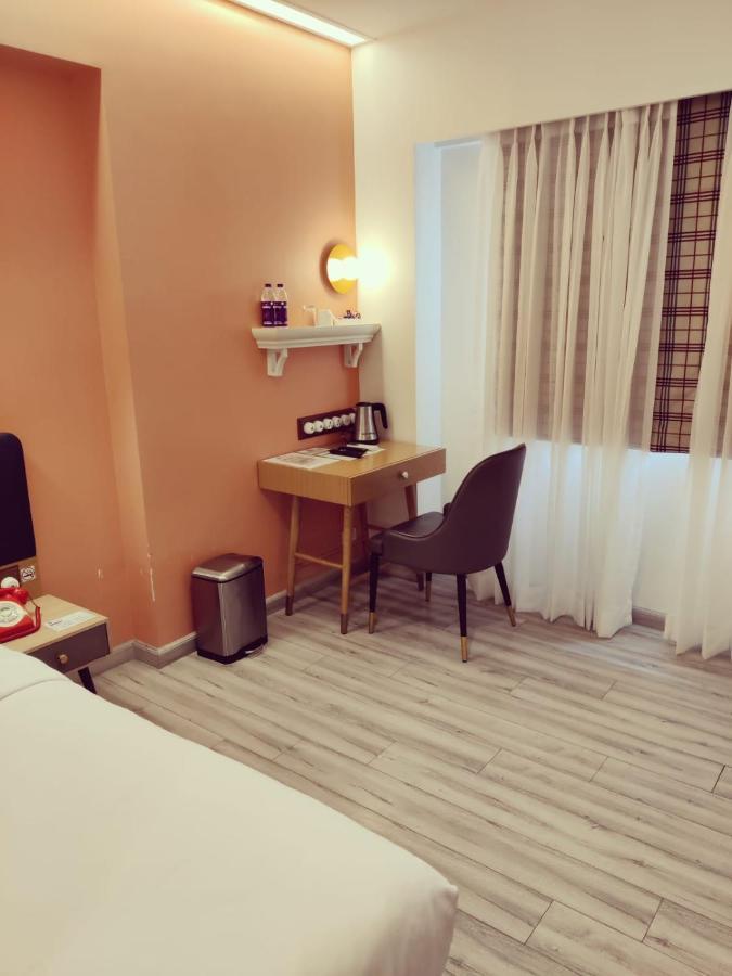 T24 Retro Hotel