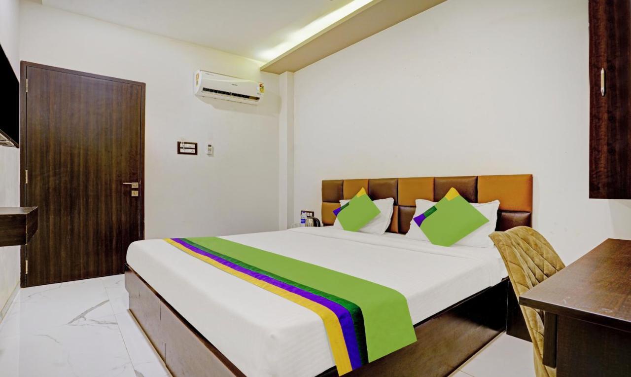 Prime Grand Hotel, Mumbai