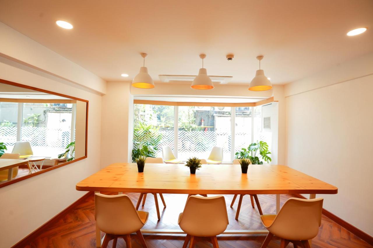 Bloom Boutique L Bandra