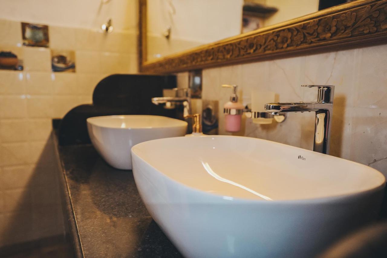 Gosolo Bandra Hostel Mumbai