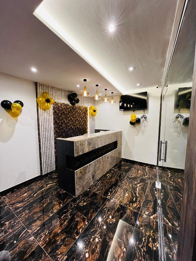 Classio Andheri - Near Dn Nagar Metro Station Hotel