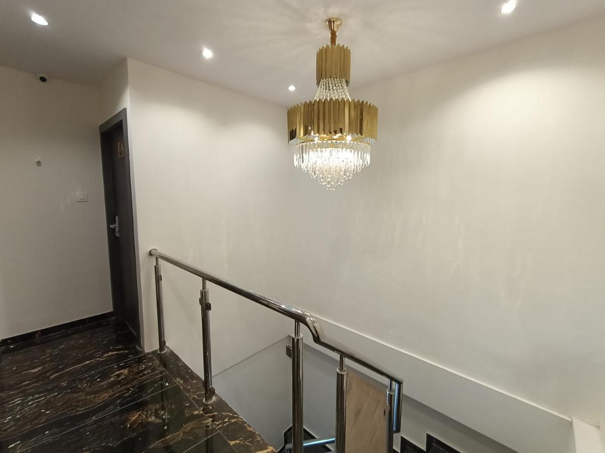Classio Andheri - Near Dn Nagar Metro Station