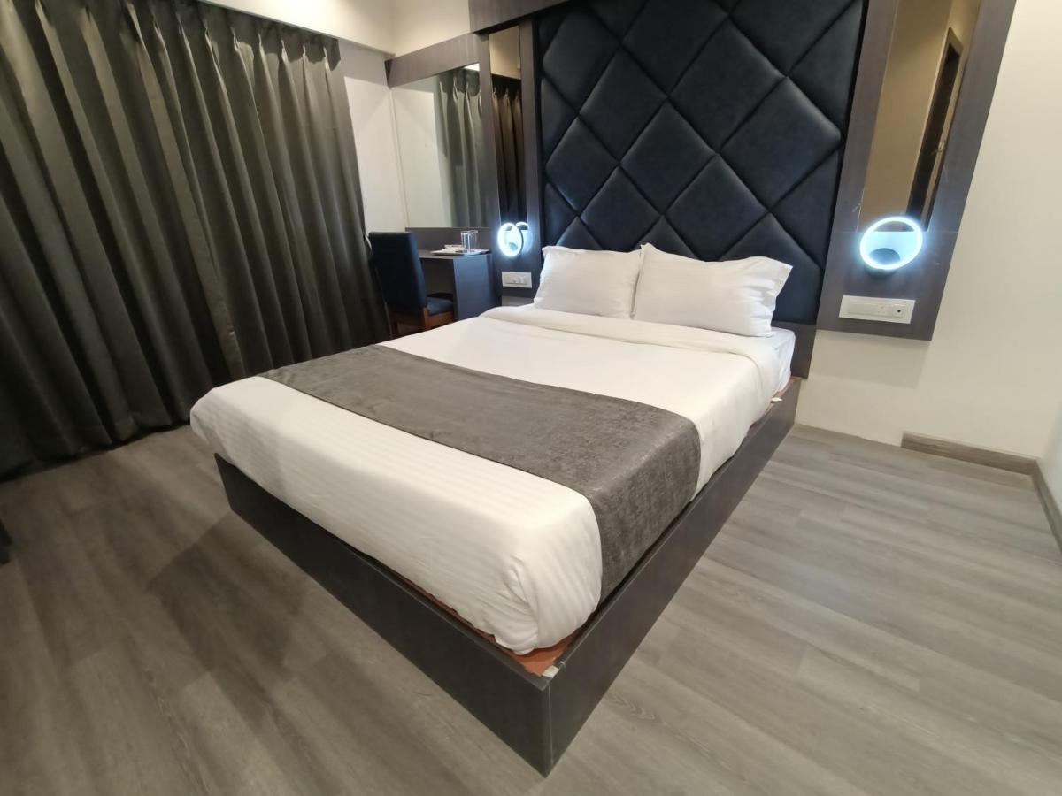 Hotel Classio Andheri - Near Dn Nagar Metro Station Mumbai