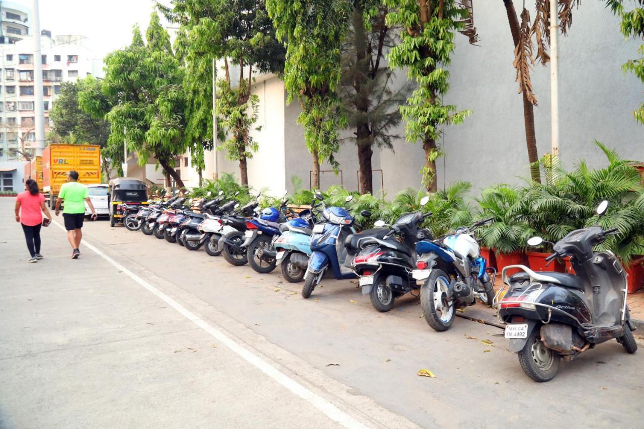 Country & By Turtle - Airport Hotel Bombaim