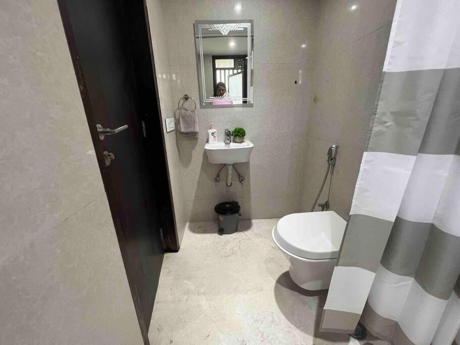 Apartamento Kakad Classic 5, 16th Rd, Pali Village, Khar West By Connekt Homes *