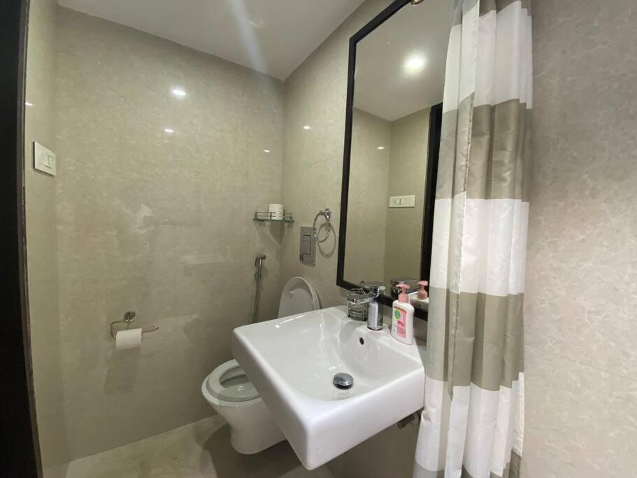 Apartamento Kakad Classic 5, 16th Rd, Pali Village, Khar West By Connekt Homes