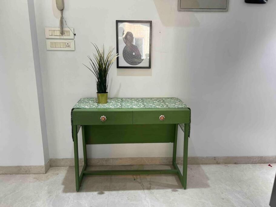 Apartamento Kakad Classic 5, 16th Rd, Pali Village, Khar West By Connekt Homes *