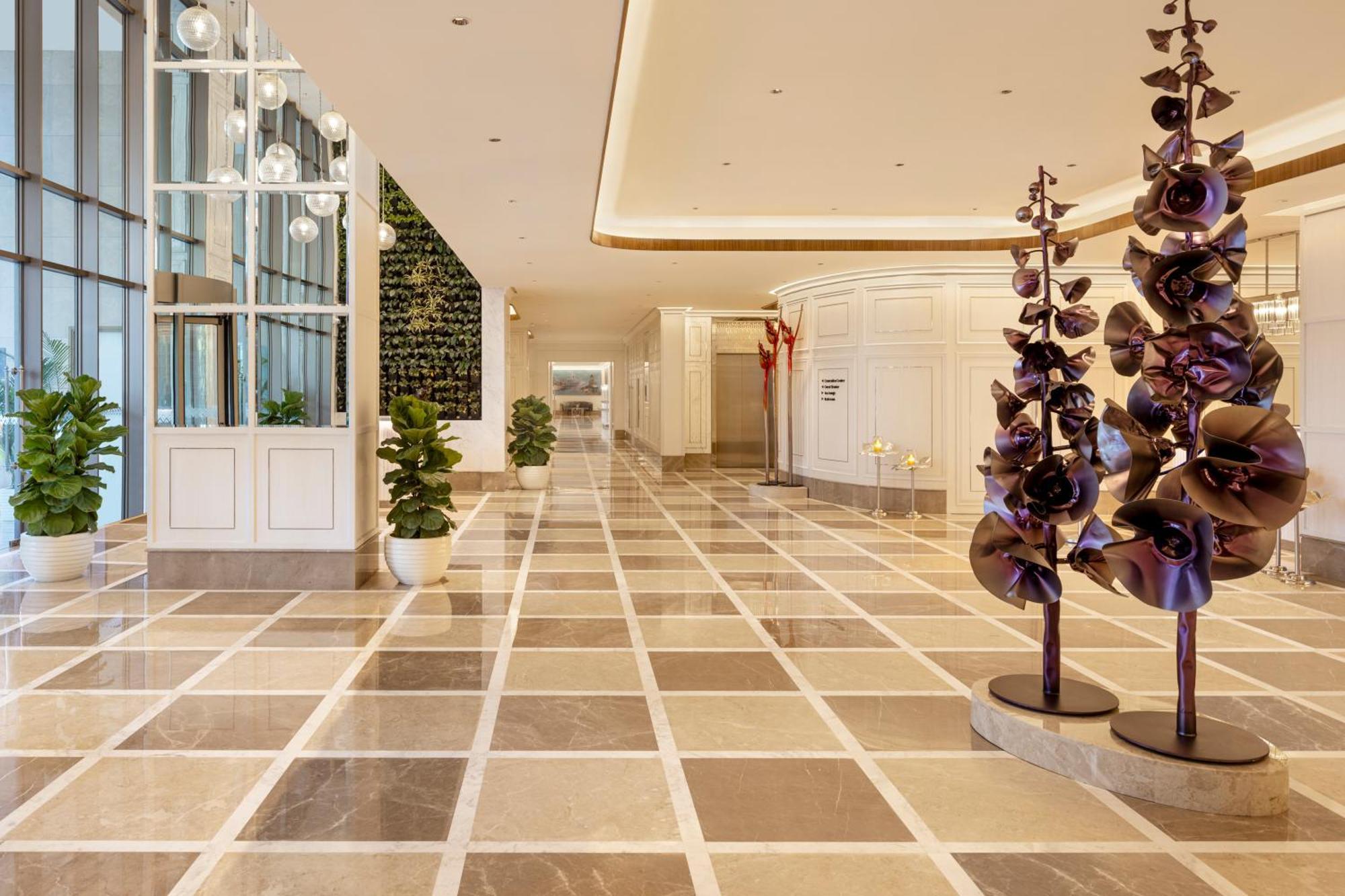 Aurika, International Airport - Luxury By Lemon Tree 5*