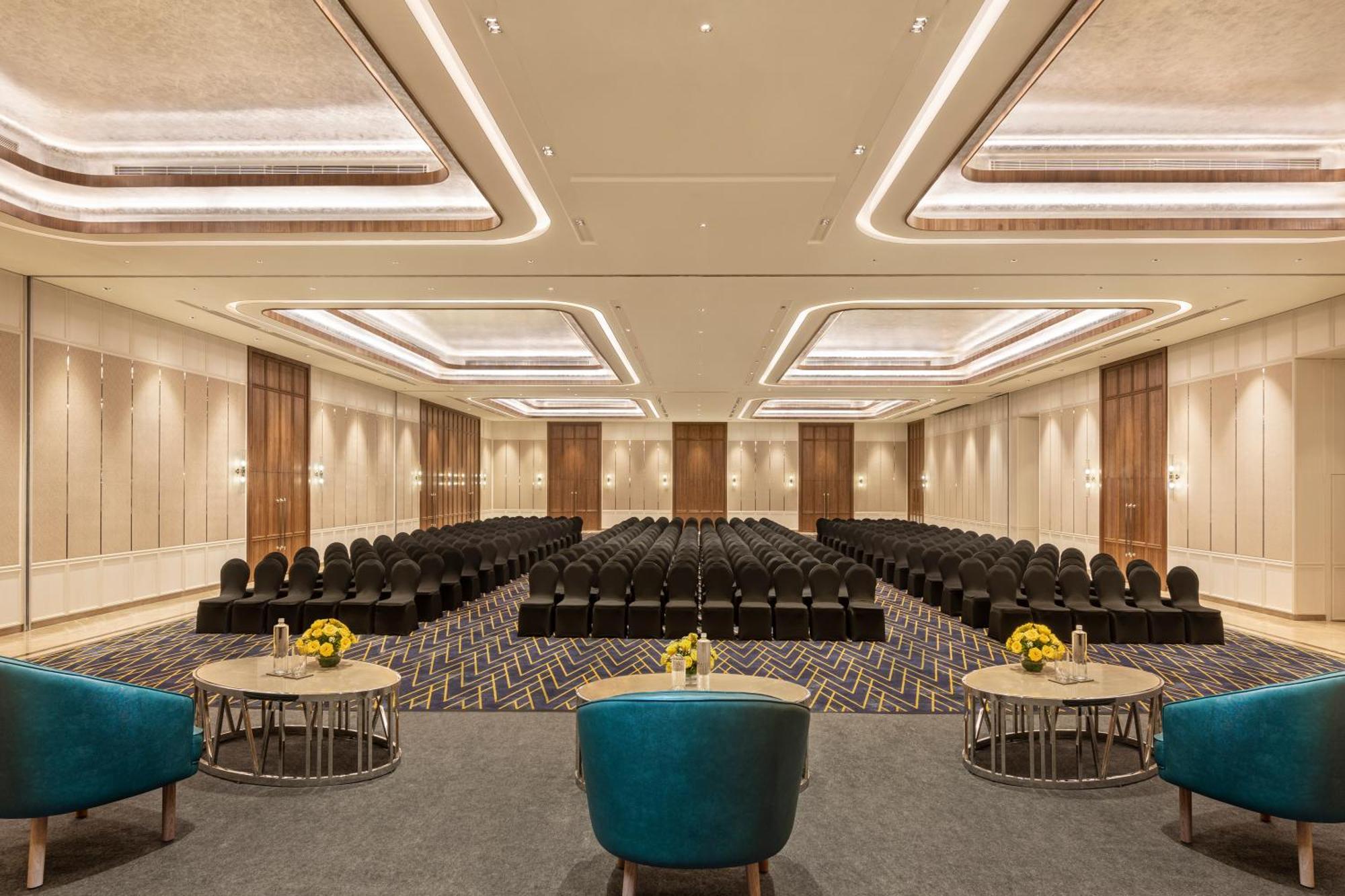Aurika, International Airport - Luxury By Lemon Tree Hotel Mumbai