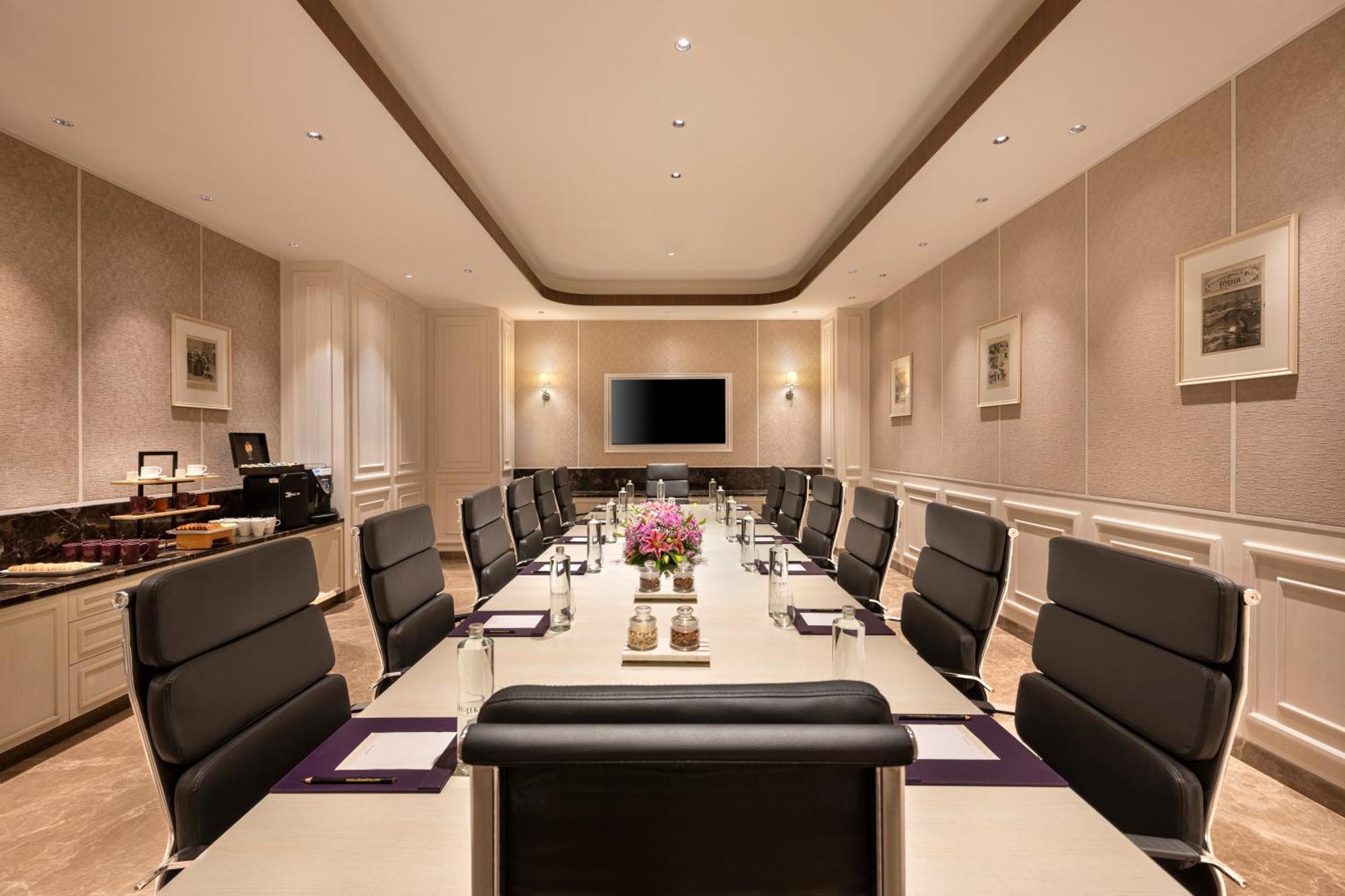 Hotel Aurika, International Airport - Luxury By Lemon Tree 5*
