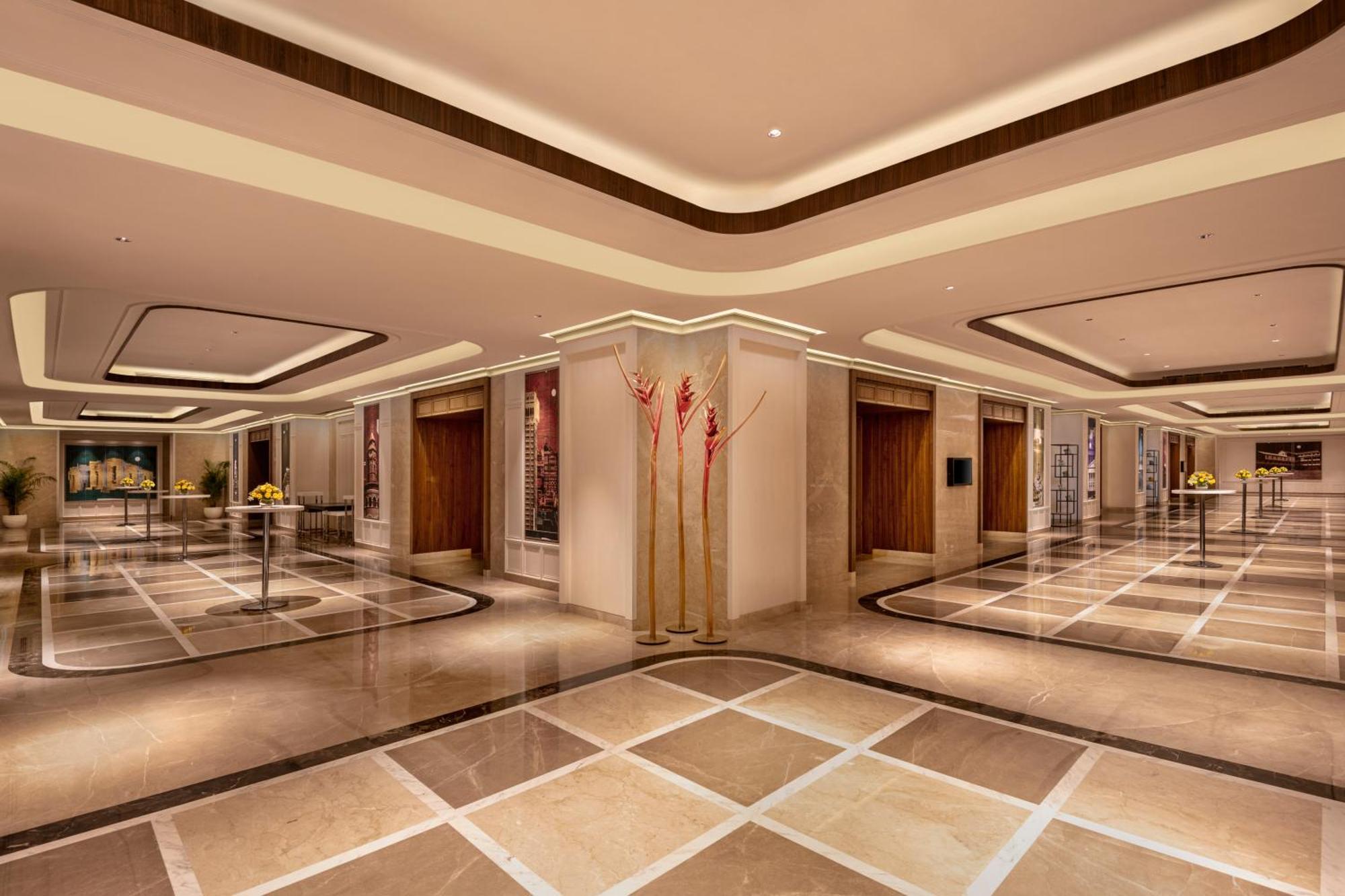 Aurika, International Airport - Luxury By Lemon Tree Hotel