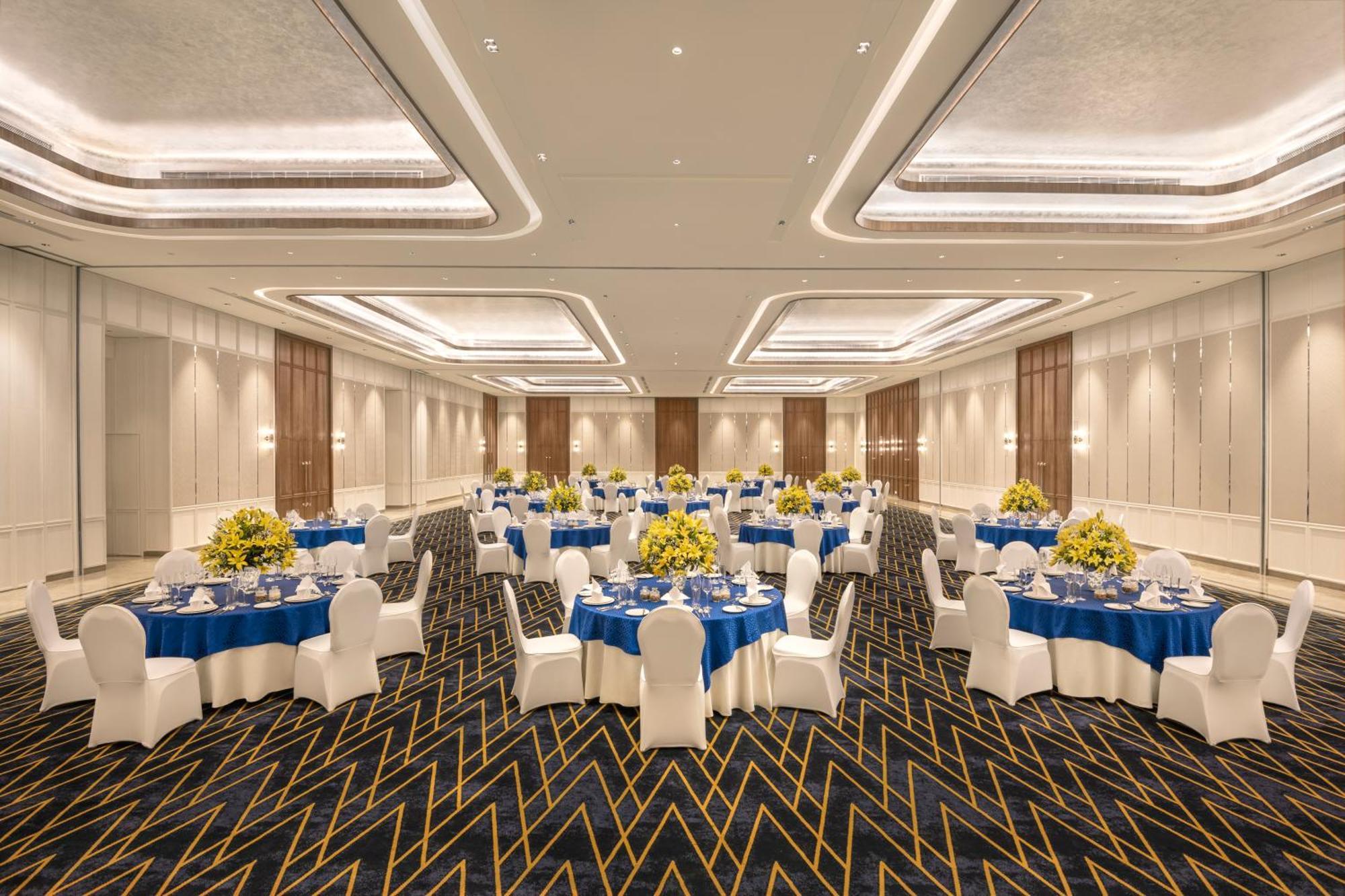 Aurika, International Airport - Luxury By Lemon Tree 5* Mumbai