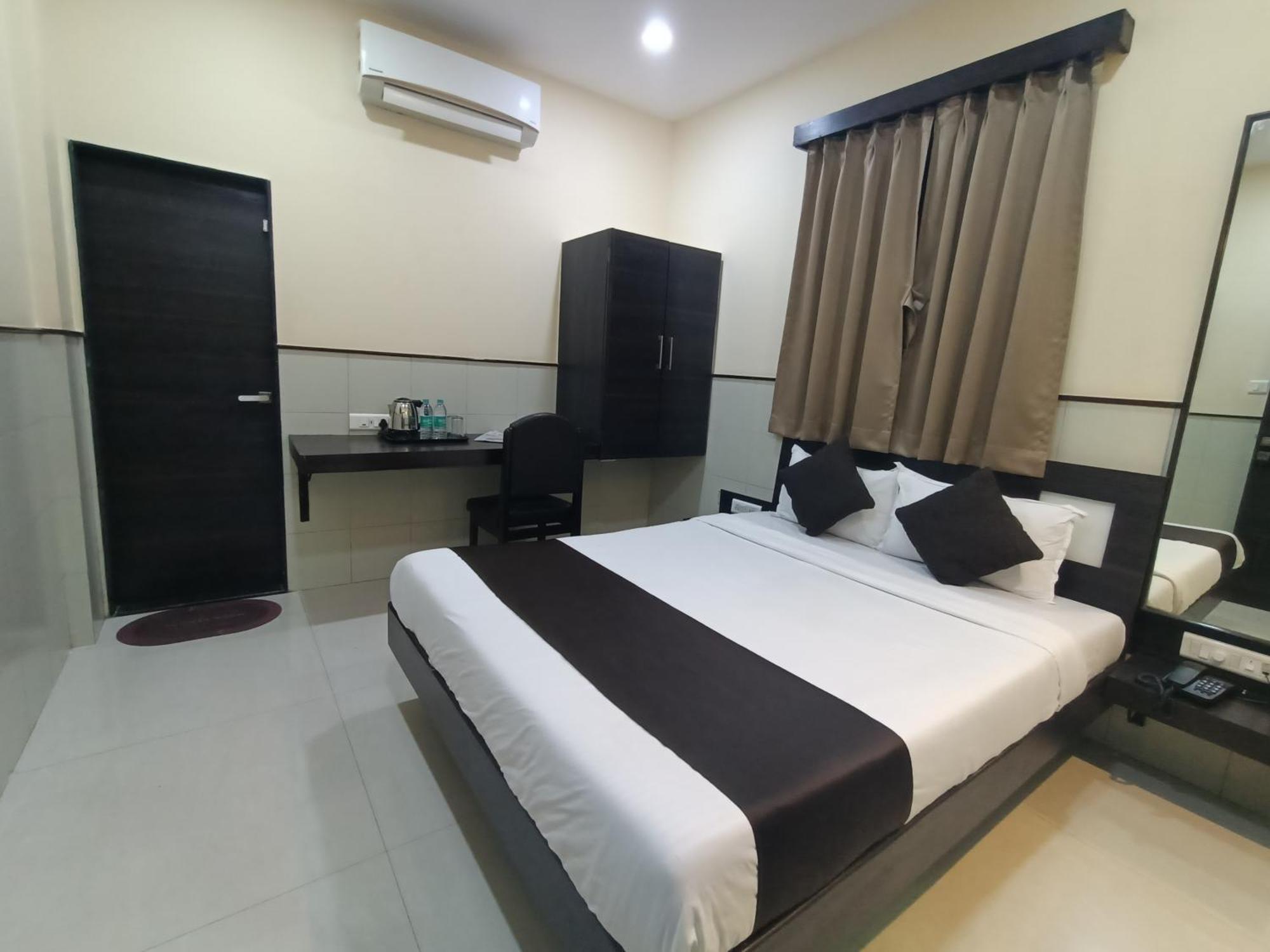 Triton Sion - Near Us Embassy - Near Bkc